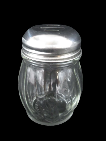 Kitchen Gadgets Set 2 Glass Shakers & 2 Metal Creamers Pre-Owned