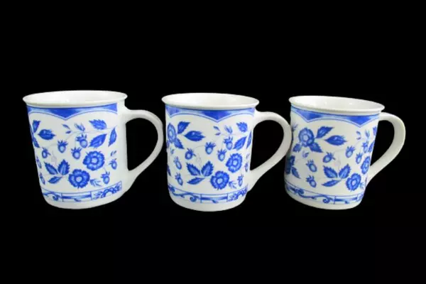 Cooks Club Englishtown Lot of 3 Blue Floral Ceramic Mugs