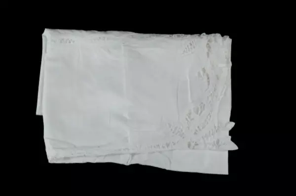 Vintage Floral Lace White Table Runner 28"x24" Linen Dining Home Decor