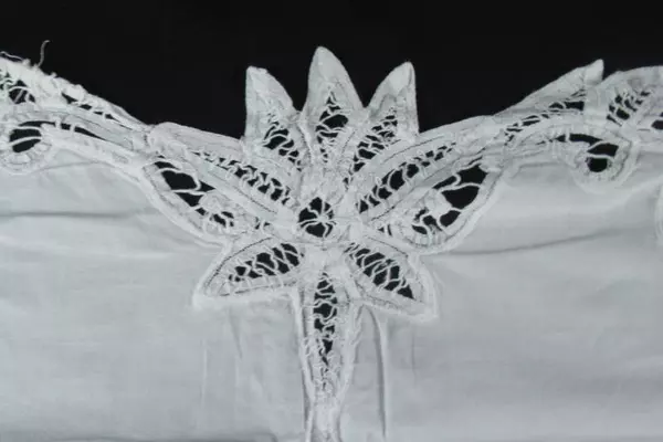 Vintage Floral Lace White Table Runner 28"x24" Linen Dining Home Decor