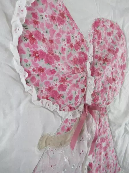 Vintage Sun Bonnet Sue Baby Blanket Pink Floral Appliqued Knit Fabric