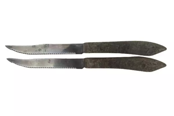 Lot of 2 Vintage Quikut Serrated Steak Knives Brown Handle USA