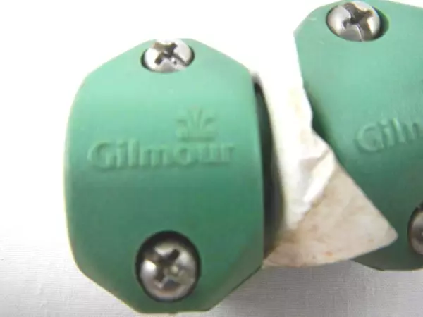 Gilmour 5/8" to 3/4" Hose Mender Coupler Green Reusable Leakproof