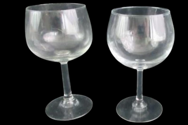 Lot of 2 Pre-Owned 7.5" Clear Crystal Chardonnay Wine Glasses