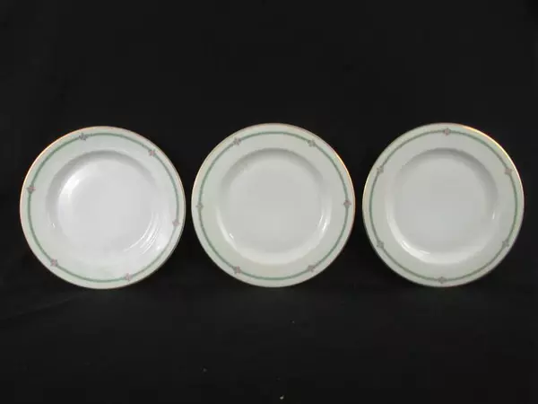 Lot of 3 Hutschenreuther White Dinner Plates Green Gold Edge Royal Bavarian Selb