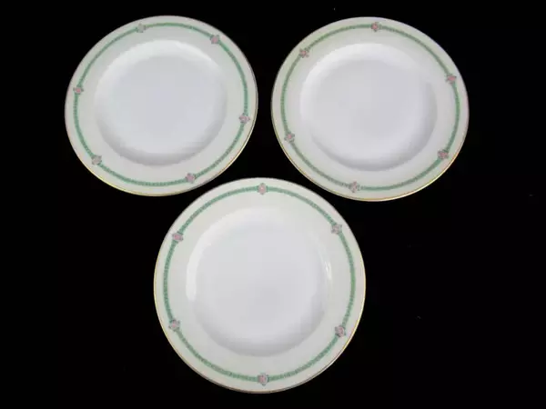 Hutschenreuther Bavaria Bread Plates Set of 3 Green Gold Trim 7"