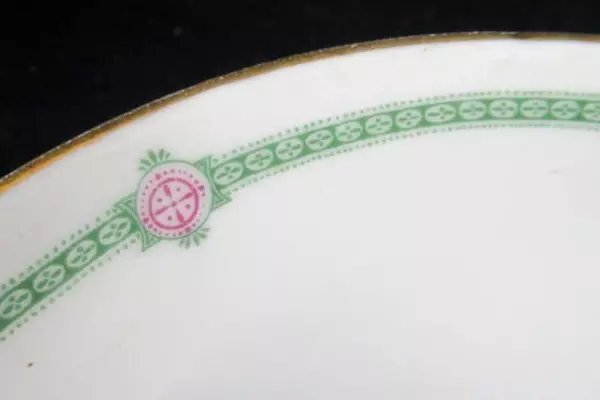 Lot of 4 Vintage Hutschenreuther Bavaria Fruit Bowls Green Pink Gold Trim