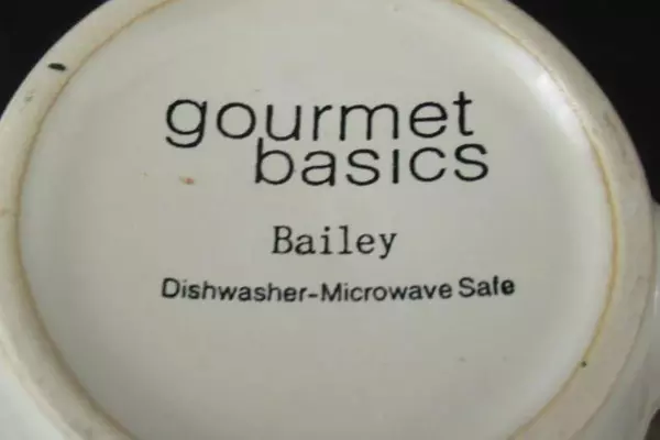 Set of 4 Gourmet Basics 10oz Coffee Mugs Bailey Brown Dishwasher Microwave Safe