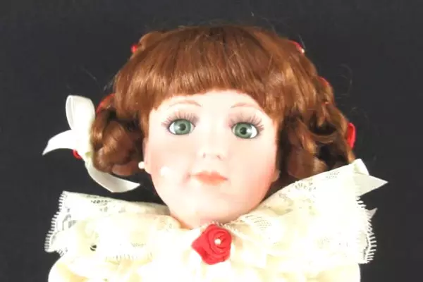 Vintage 1990 Seymour Mann Connoisseur Collection Porcelain Doll 