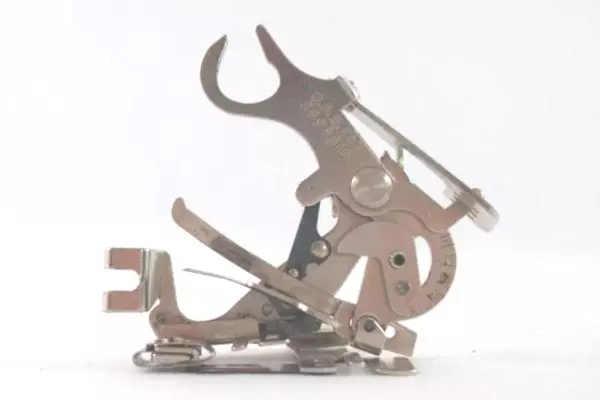 Vintage Greist Singer Sewing Machine Ruffler Foot USA Pat No 2593519 