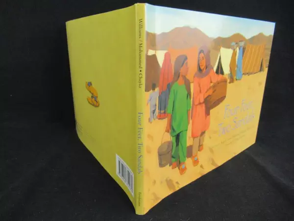 Four Feet, Two Sandals by Williams & Mohammed HCDJ 2007 - Good Condition