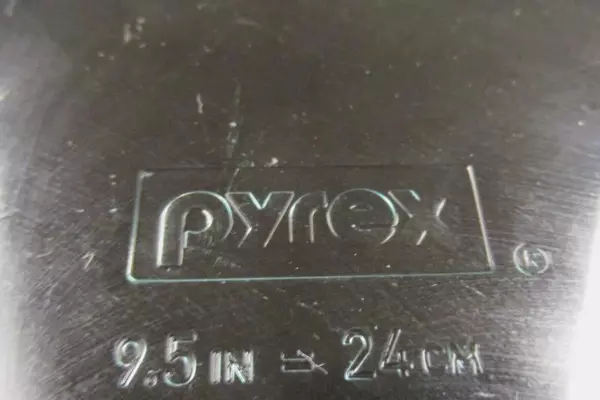 Pyrex 9 Inch Pie Plate Dish Clear Glass C209 Ruffled Scalloped Edges Bakeware