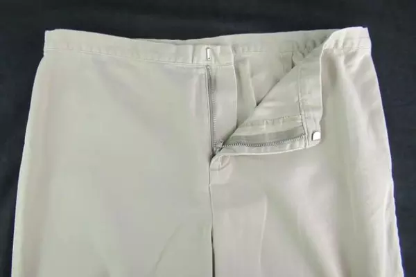 Calvin Klein Women's Size 9 Khaki Beige Cotton Capri Pants - Pre-Owned