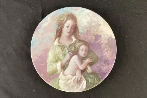 Michele et Sylvie Limoges Collector Plate by Guy Cambier 1983 with COA