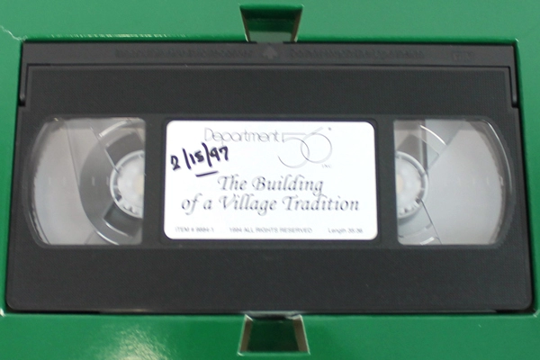 Dept 56 VHS The Building of a Village Tradition Display Techniques #98841