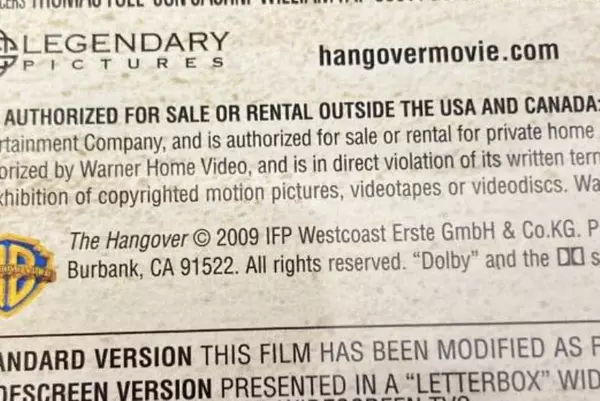 The Hangover DVD 2009 Warner Bros Rated R Zach Galifianakis Pre-Owned Good