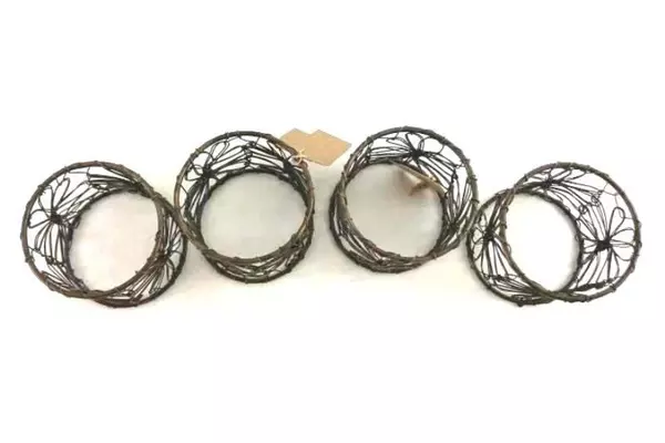 Set of 4 Pier 1 Imports Rustic Wire Napkin Rings Floral Round Made in India