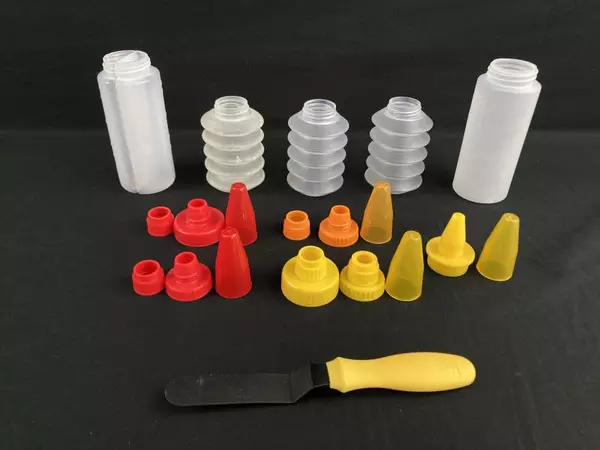 Kuhn Rikon Cookie & Cupcake Decorating Set - Pre-Owned, No Tips Included