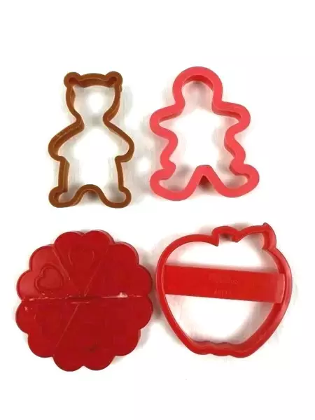 Lot of 4 Vintage Wilton Cookie Cutters - Bear, Apple, Hearts, 1987-1993