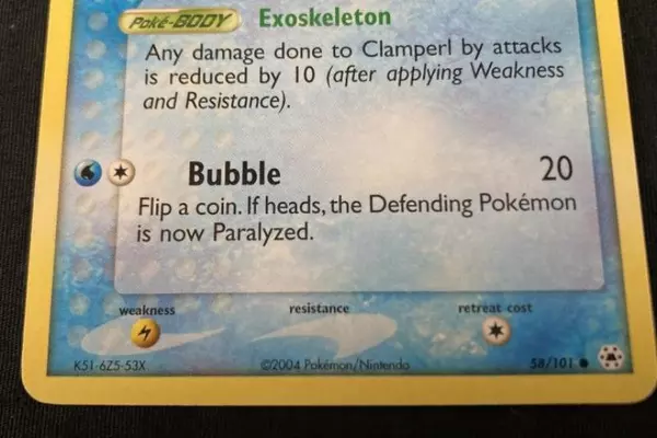 2004 Nintendo Pokemon Clamperl Trading Card 58/101 40 HP Good Condition