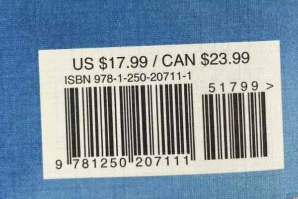 Nora Roberts Hideaway Paperback Thriller 2021 - Good Condition