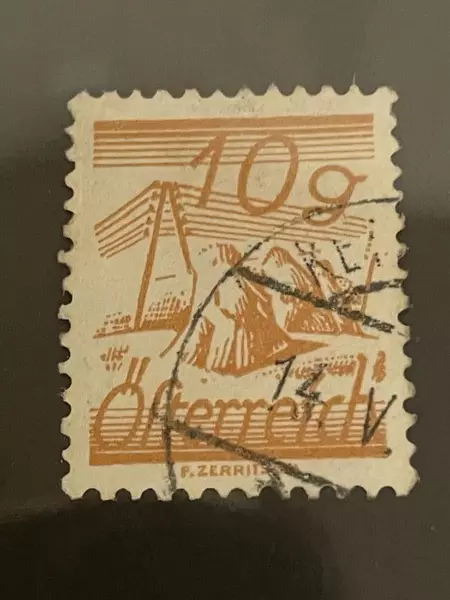 Lot of 2 Used 1925 Austria Postage Stamps - Fine Hinged коллекция