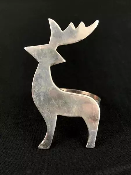 Set of 4 Pier 1 Metal Christmas Napkin Rings Star Snowflake Tree Reindeer
