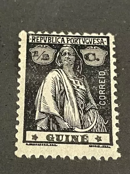 Lot of 2 Mint Hinged Portuguese Guinea Stamps 1914-1922 1/2c & 1c