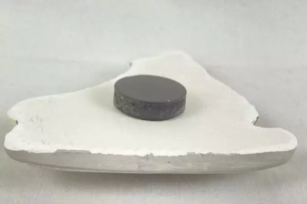 Ice Skate Magnet - Black Red White Silver - Winter Sports Decor Collectible