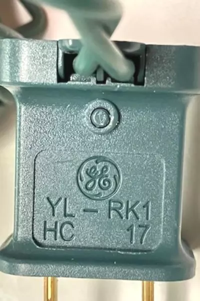 GE 25 Faceted Bulbs Multi Color Christmas Lights Green Strand LED Indoor Outdoor