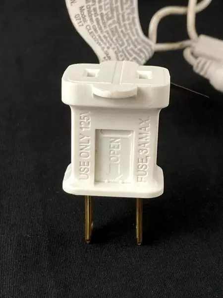 GE White Strand 150 Decorative LED Icicle Christmas Lights CLED2W 5MM150