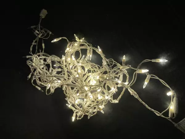 GE White Strand 150 Decorative LED Icicle Christmas Lights CLED2W 5MM150