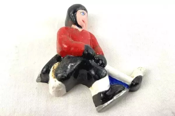 Lot of 5 Vintage Hockey Magnets - Winterhawks, Player, Skate & More