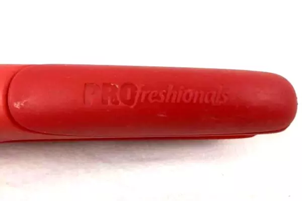 Profreshionals Red Plastic Seafood Nut Cracker 7" Kitchen Tool - Pre-Owned