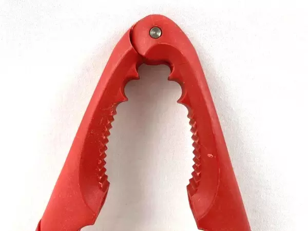 Profreshionals Red Plastic Seafood Nut Cracker 7" Kitchen Tool - Pre-Owned
