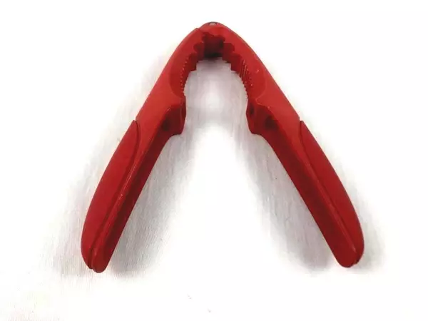 Profreshionals Red Plastic Seafood Nut Cracker 7" Kitchen Tool - Pre-Owned