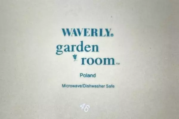 Waverly Garden Room 8.5" Porcelain Luncheon Plate with Fruits, Poland