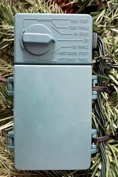 Pre-Lit Artificial Pine Wall Swag 21" with Pinecones, Berries & Lights