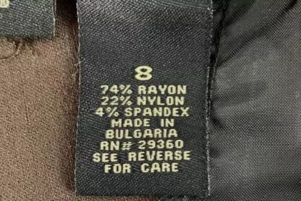 GNW Women's Brown Cropped Pants Size 8 with Button Accents - Pre-Owned