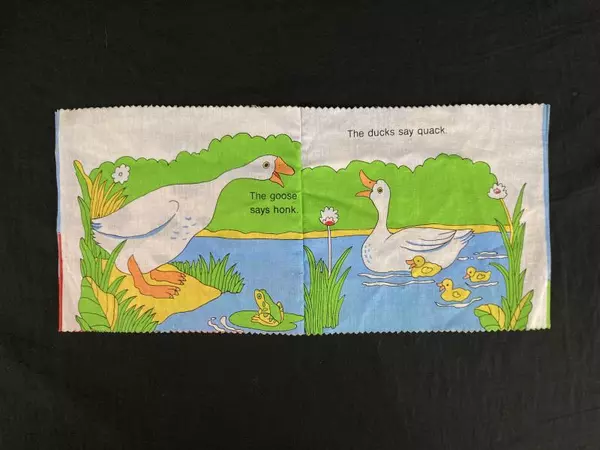 The Cow Says Moo 1979 Cloth Book - Dog, Cat, Mouse - Good Condition