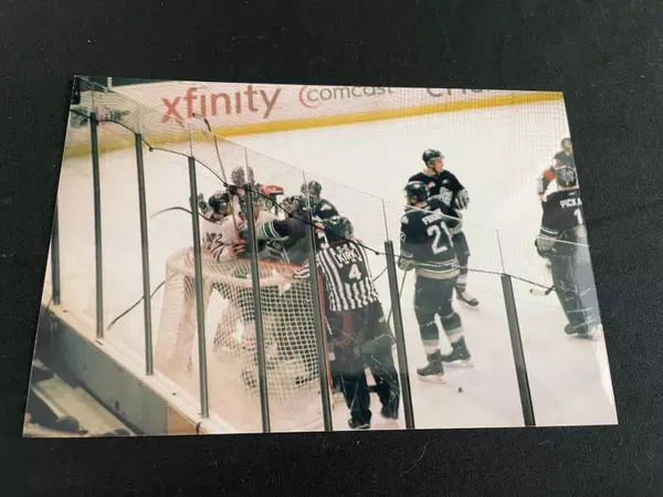 Portland Winterhawks Jan 2011 Ticket & Nino Niederreiter Bonus Photos