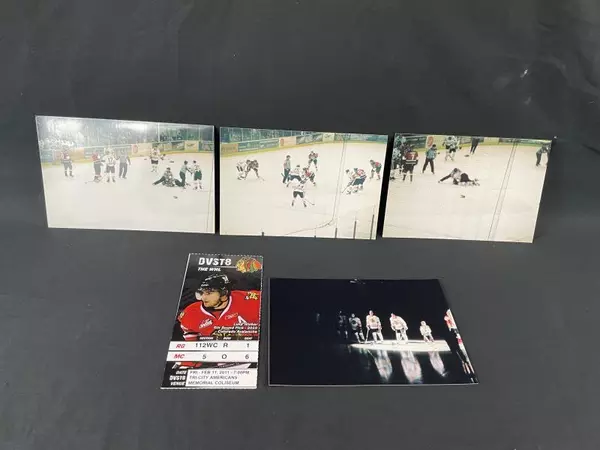 Lot of Portland Winterhawks Ticket & 4 Photos - Feb 2011 Luke Walker