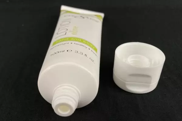 Cre8tion Olive Hand & Body Lotion 3.3 oz - Lightweight & Fresh in Box