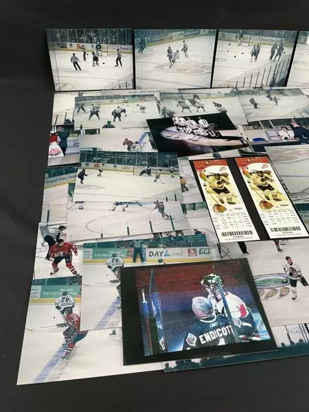 Lot of 2 Portland Winterhawks Tickets March 2006 + Bonus Game Photos