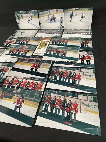 Portland Winterhawks Ticket 3/4/06 Marian Hossa + Bonus Photos - Good Condition