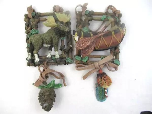 Lot of 4 Rustic Wall Hangers Decor Moose Bear Canoe Leather Resin Feathers Xmas