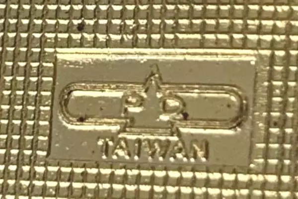 Lapel Pin WHL Portland Winterhawks Hockey 1995-96 Season Ticket Holder