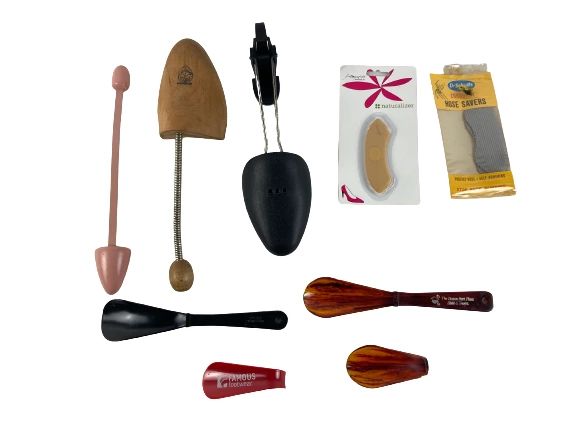 Lot of Vintage Shoe Horns & Cushions - Famous Footwear & Dr. Scholl's