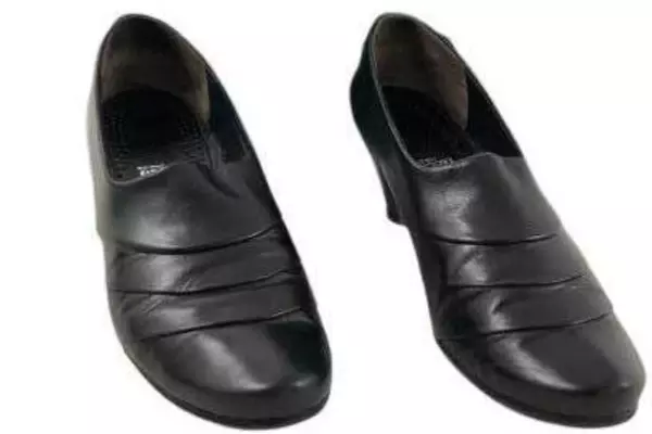 Vintage Paul Green Munchen Black Leather Heeled Booties Women's Size 9