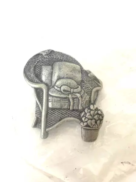 2008 Birds and Blooms Pewter Lapel Pin Limited Edition Wicker Chair Design